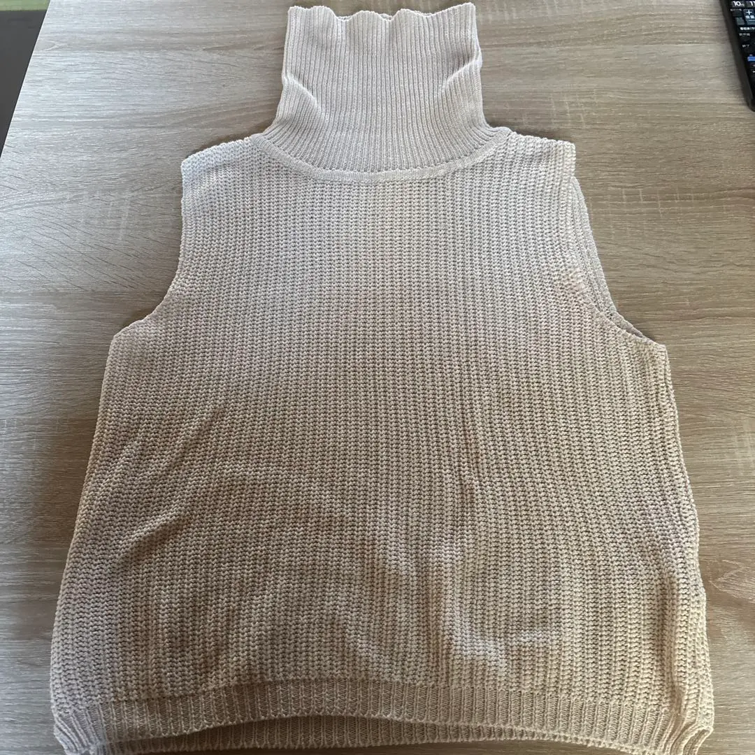 Thumbnail of Stradivarius Ivory Sleeveless Sweater S