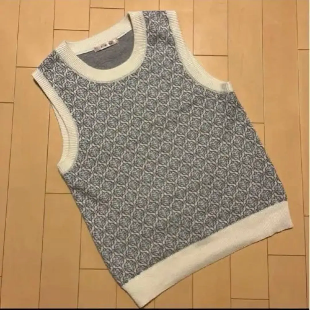 Thumbnail of Geometric Pattern Vest Knit