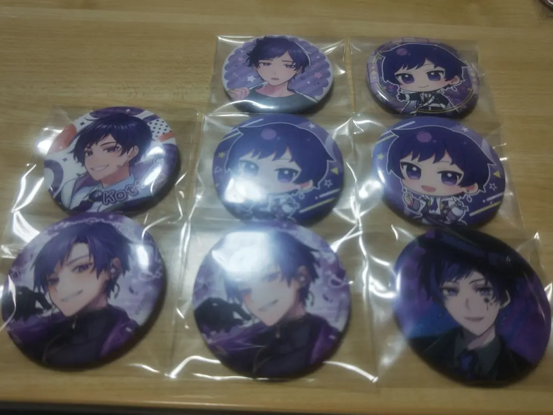 Thumbnail of StarPro's Kottaro Can Badges, 8th and 10th Editions