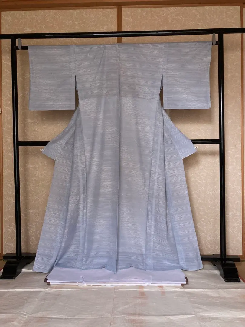 淡藍色帶灰的絽織和服 的縮圖