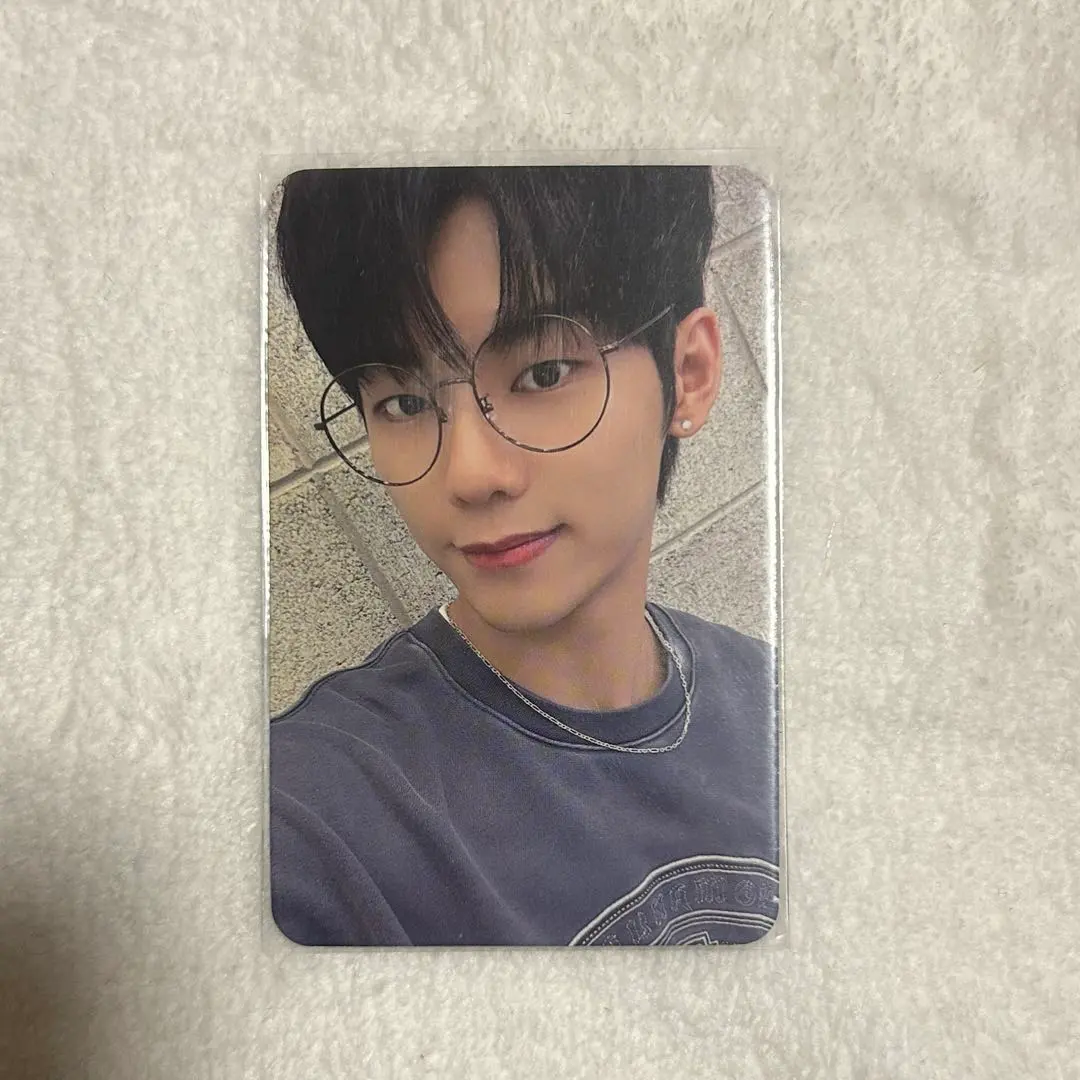 Thumbnail of EVNNE Lee Jeong-hyeon trading card