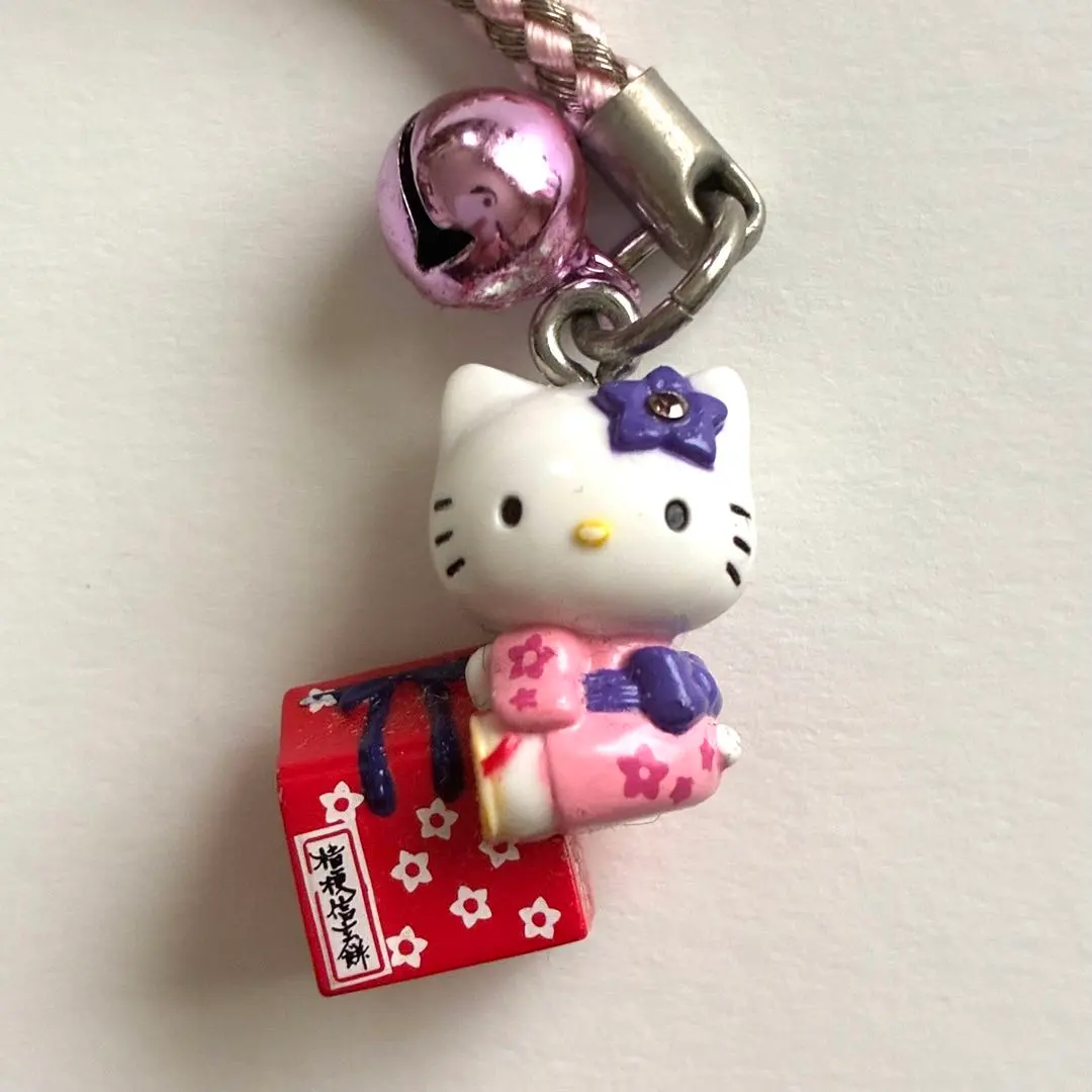 Thumbnail of Hello Kitty Netsuke Yamanashi Limited Kikyō Shingen Mochi Old Version