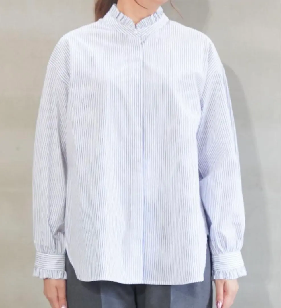 【全新未使用】Bonheur 立領荷葉邊襯衫 的縮圖