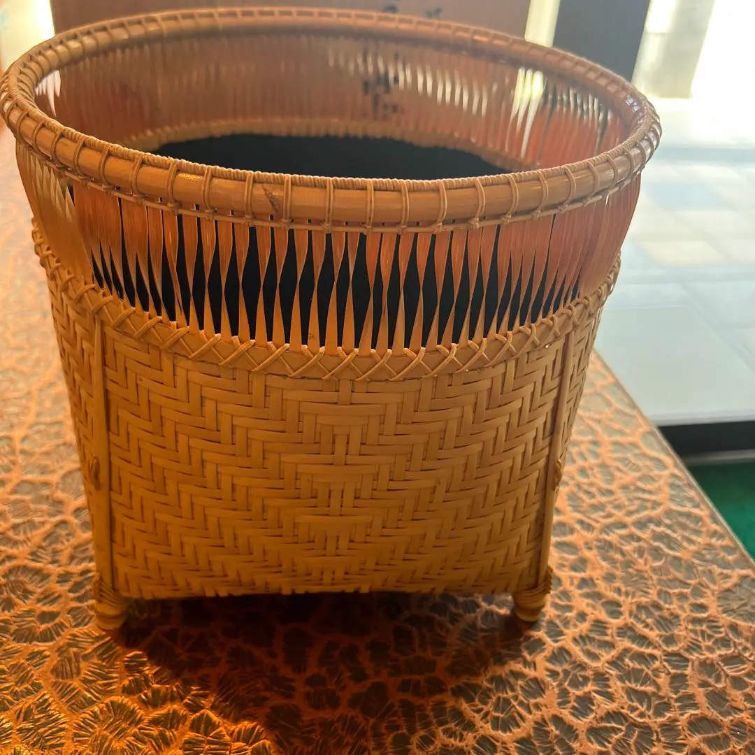 東 竹園斎 作　淡々斎好　裏千家　栄螺籠 炭斗　茶道具 竹編唐草蒔絵 茶籠 御所籠 東山麓 竹園斎(作)共箱 | 古美術ささき