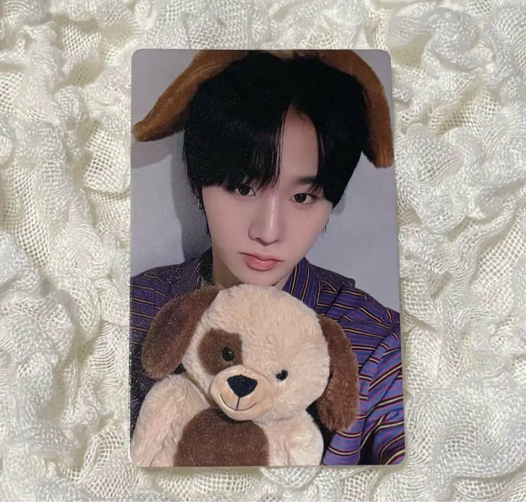 Thumbnail of EVNNE Yunseo Trading Card Dog Ver.