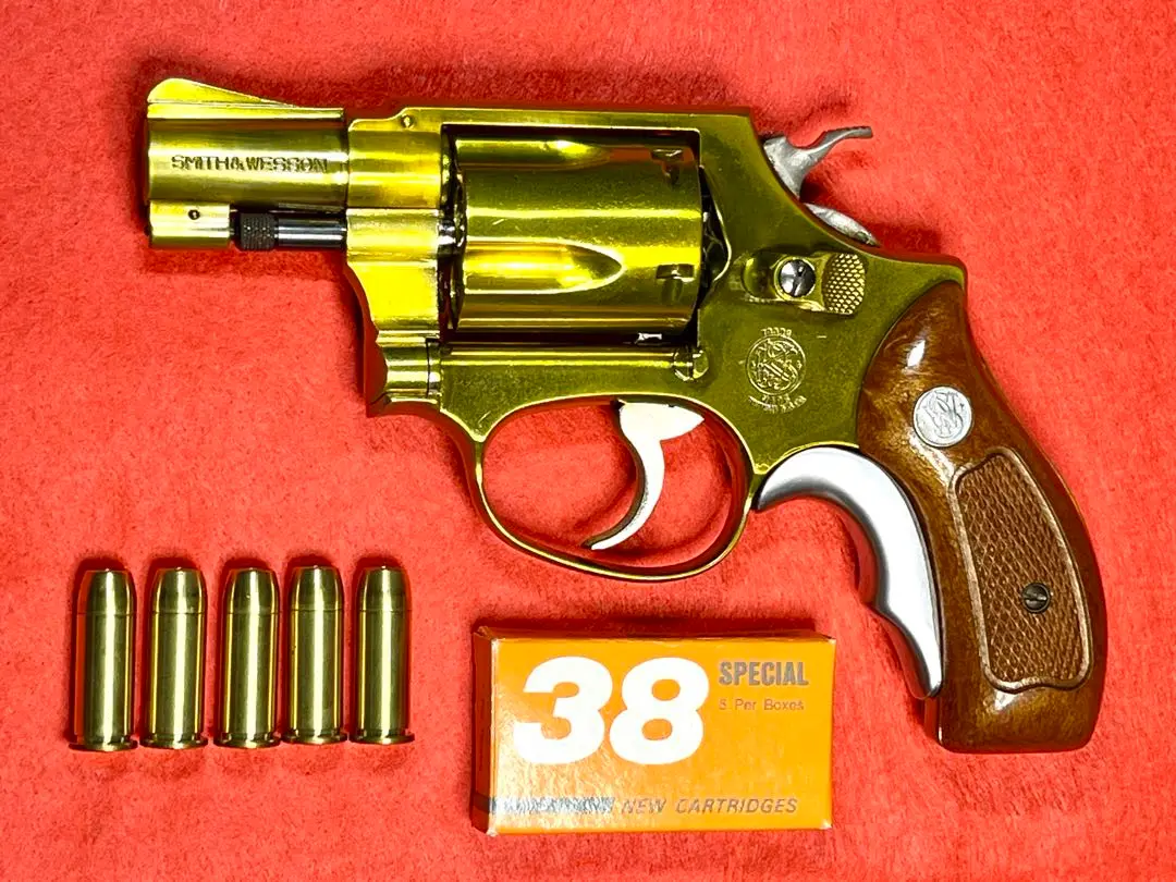 S&W 真鍮？金メッキ？モデルガン発火タイプカートリッジ6個付き S&W 真鍮？金メッキ？モデルガン発火タイプカートリッジ6個付き