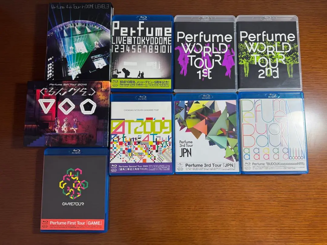 【最終値下げ】激レア　当選品　Perfume クリアファイル　直角二等辺三角形 最終値下げ】激レア 当選品 Perfume クリアファイル 直角二等辺