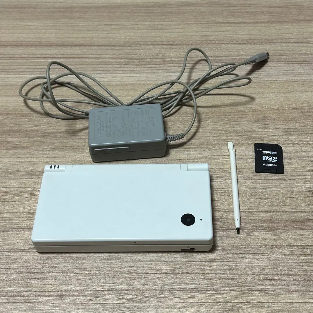 Thumbnail of Tested and working: Nintendo DSi white console