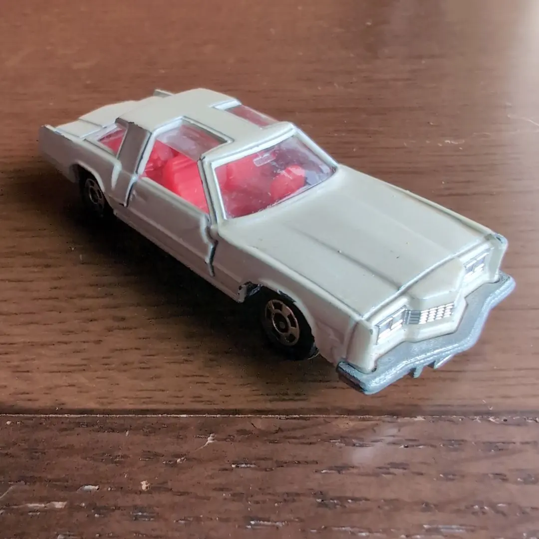 Thumbnail of Mini car Tomica OLDSMOBILE TORONADO XSR