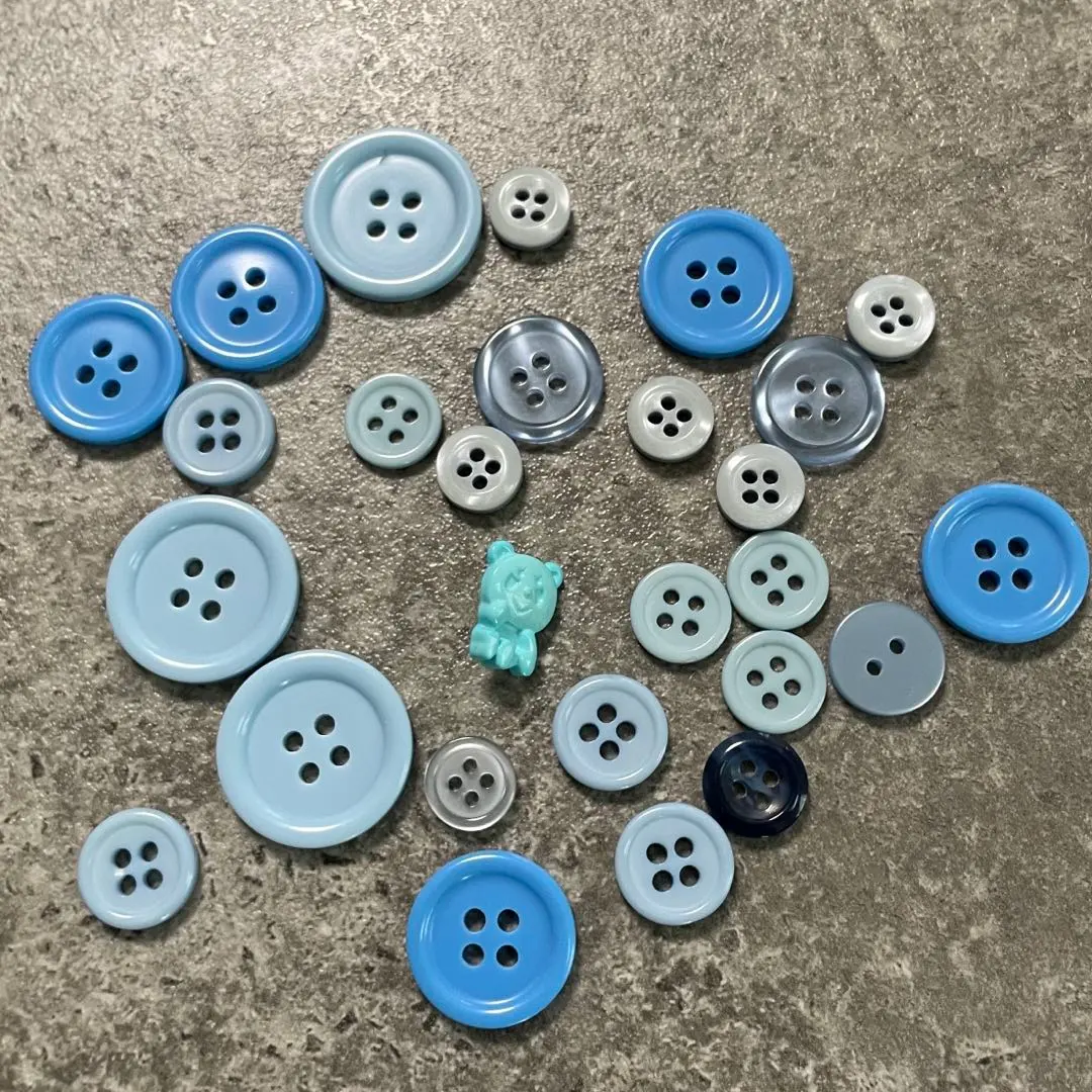 藍色系 四孔 鈕扣套裝 水色 熊 藍色 的縮圖