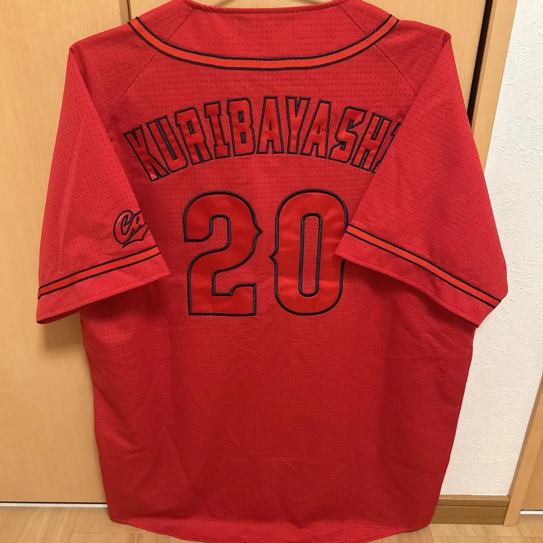 カープ　栗林良吏選手　直筆サイン入り　ユニフォーム　カルビー&カープ坊やTシャツ Yahoo!オークション - 栗林 良吏 直筆サイン入りユニフォーム