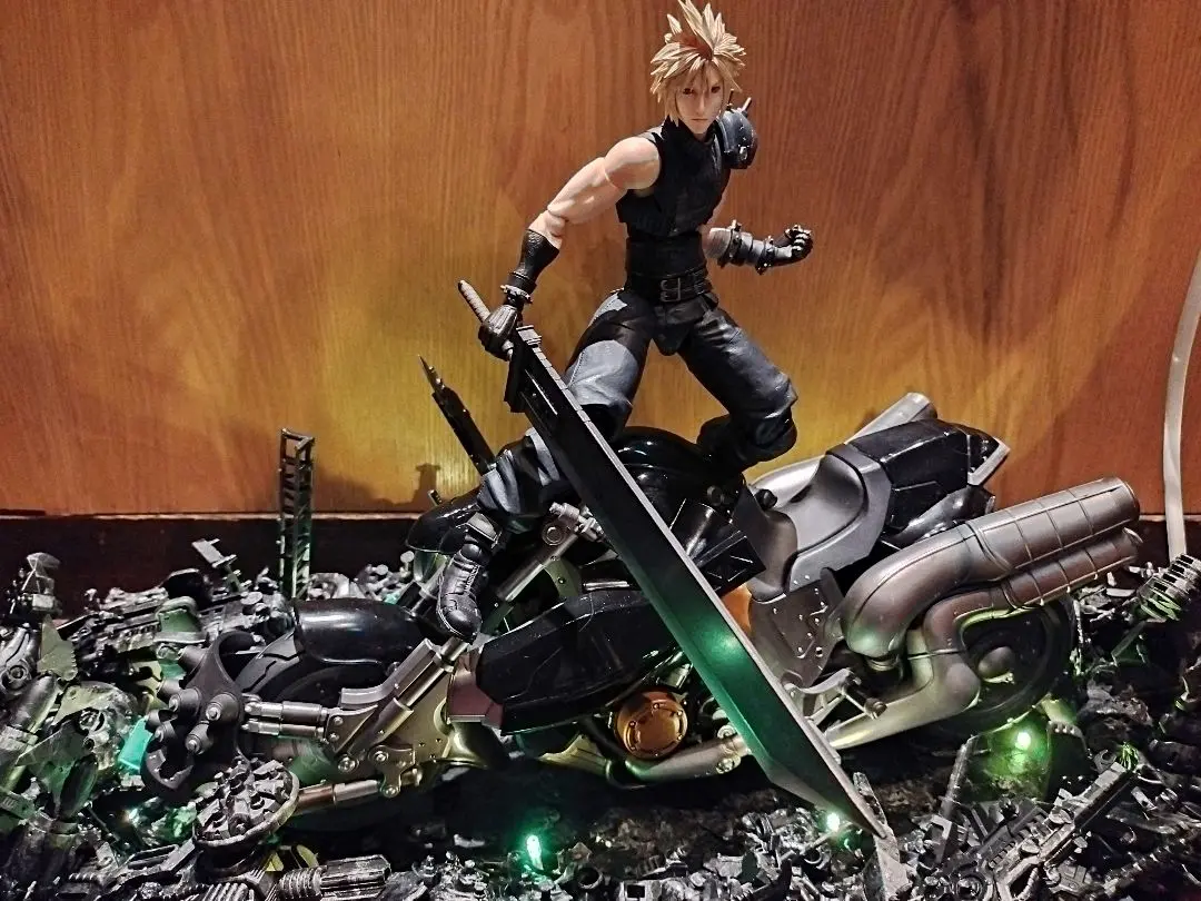 プレイアーツ改　クラウド・ストライフ　ハーディ・デイトナ　フィギュア　LED付 Amazon.co.jp: FF7 PLAY ARTS改 クラウド ストライフ & ハーディ
