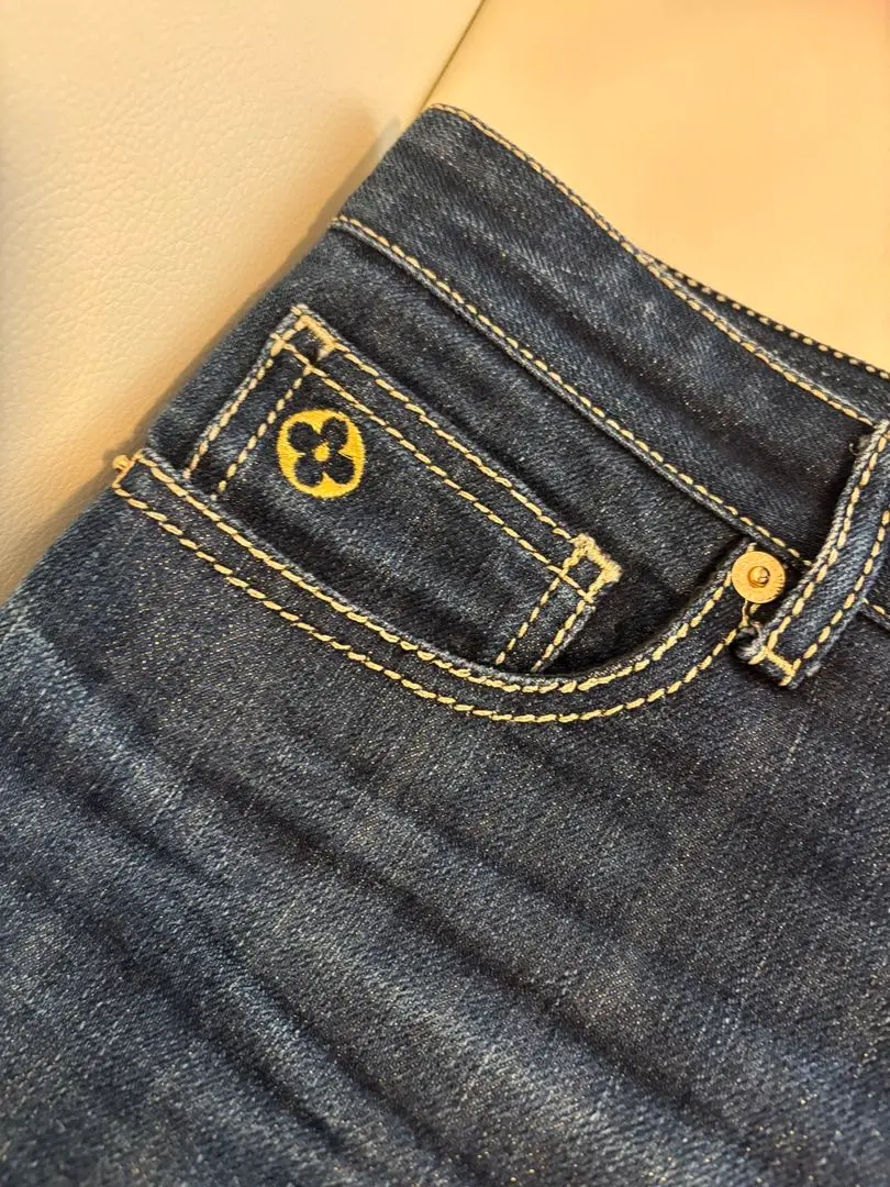 裾にモノグラム覗く☆Louis Vuitton☆フレアデニム louis-vuitton-monogram-flared-