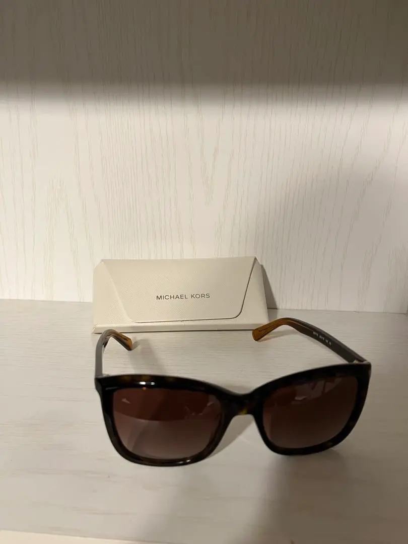 MICHAEL KORS ブラウン サングラス 新品未使用 2025年最新】MICHAEL KORS カラー：ブラウン系 サングラスの人気