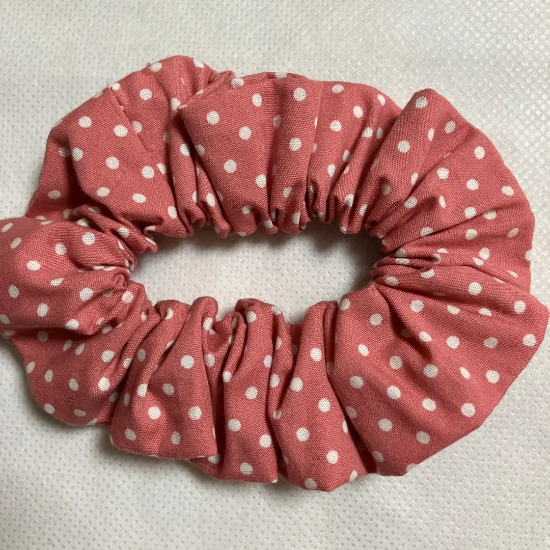 Thumbnail of Polka dot scrunchie, pink
