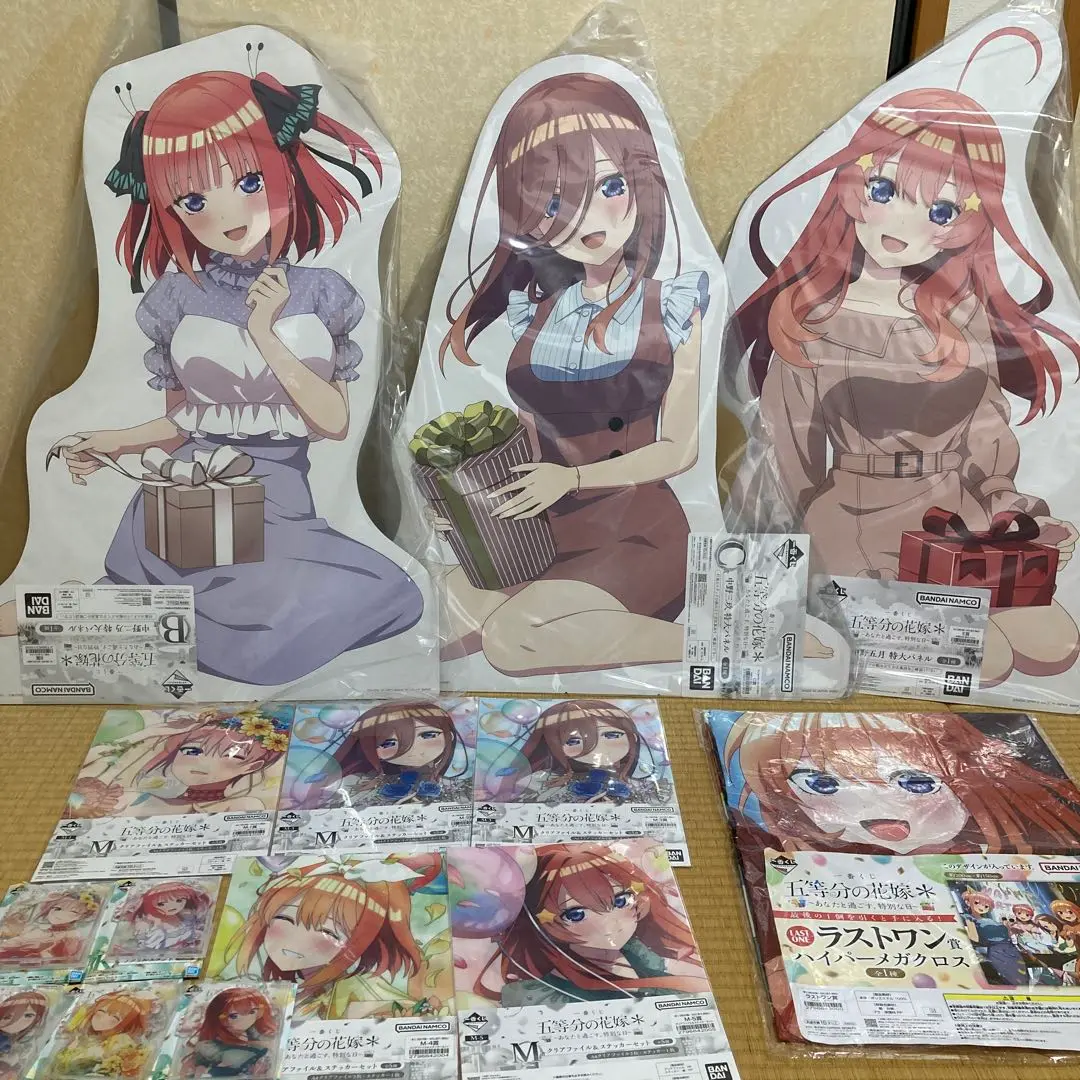 五等分の花嫁 三玖 ランダムHIT缶バッジ BIGアクリルスタンド Amazon | 映画 五等分の花嫁 ランダムHIT缶バッジ SWEET STUDY