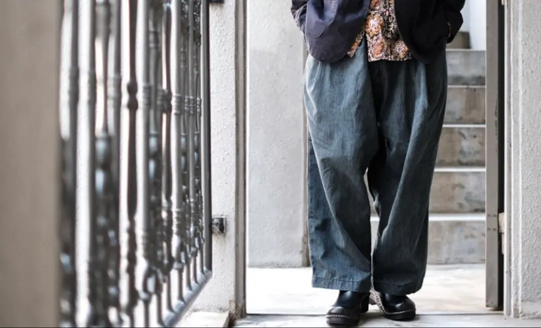 24ss OUTIL アシンメトリー トラウザー ワンタック ツータック パンツ 24ss OUTIL アシンメトリー トラウザー ワンタック ツータック