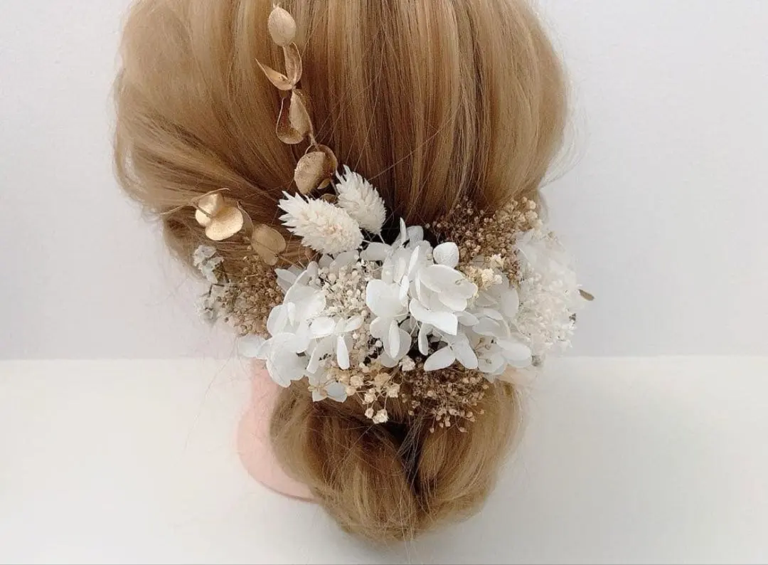 Thumbnail of Dried flower hair accessories, hair parts for weddings, graduations, coming-of-age ceremonies, and pre-wedding photoshoots