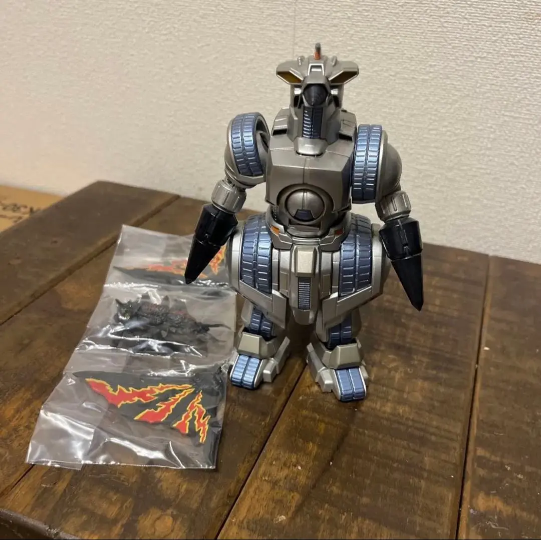 【現状品】極美品　S.H.モンスターアーツ バトラ 成虫　箱なし　スタンドあり 現状品】極美品 S.H.モンスターアーツ バトラ 成虫 箱なし