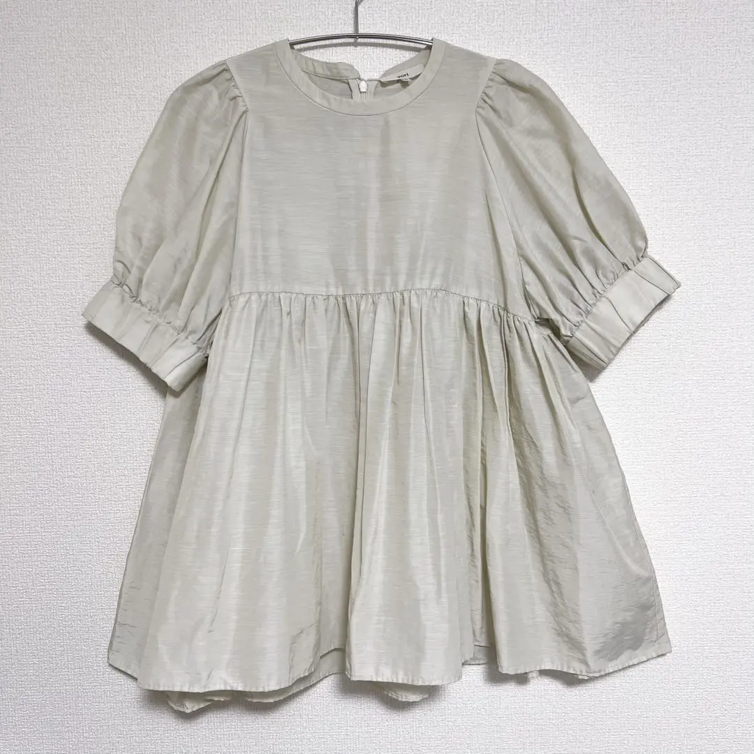 Yori ヨリ 短袖泡泡袖褶皺上衣 36 碼 的縮圖