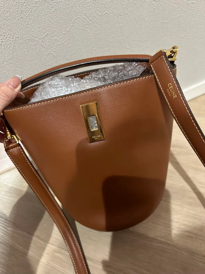 美品【CELINE】ブラウン カーフスキン TEEN 16 バケットバッグ バケット CELINE 16(セリーヌ セーズ) バッグ・カバン