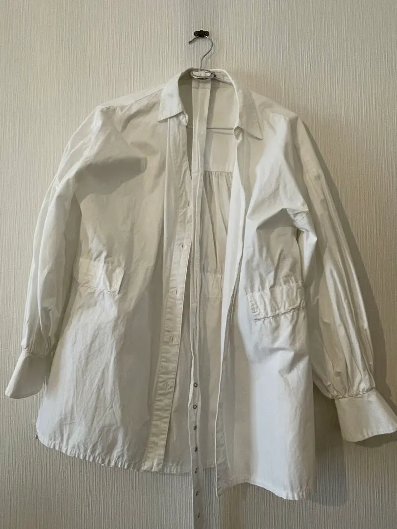 Thumbnail of Price reduced further! MURUA white long-sleeved shirt