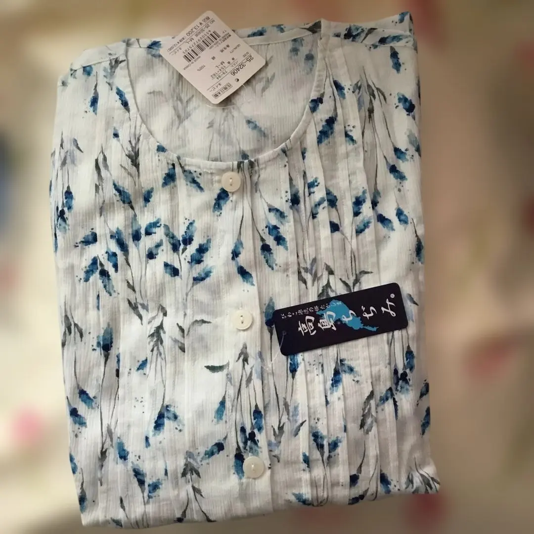 Thumbnail of Narue Lavender Takashima Chijimi Pintuck Pajamas White/Blue