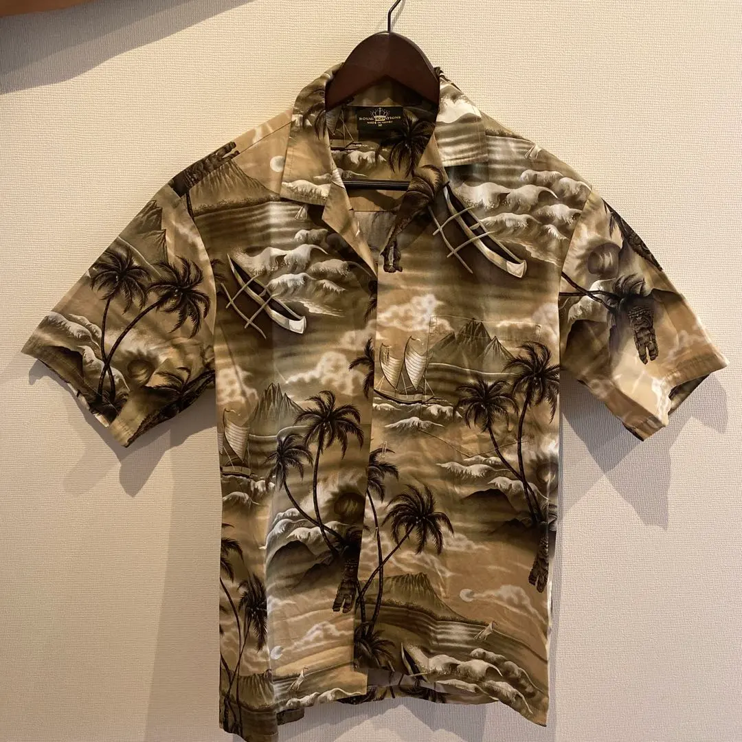 Thumbnail of Aloha shirt, size M, Hawaii