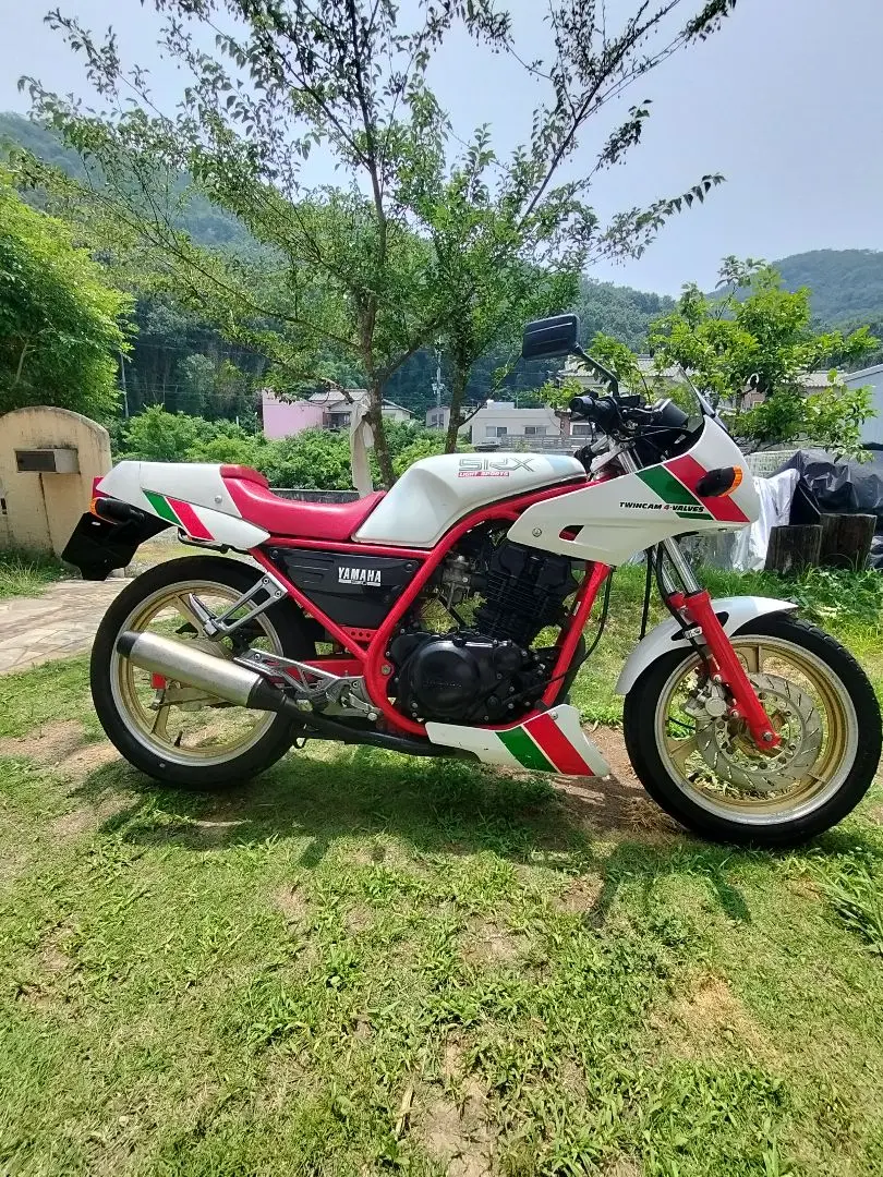 SRX-4 POSH シングルシートカウル レッド ヤマハ SRX（キック式）シングルシート