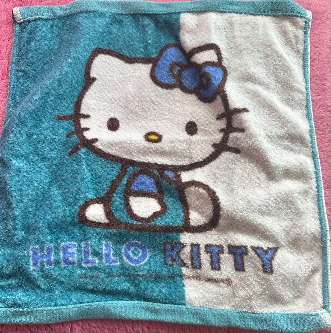 Thumbnail of Hello Kitty Towel, Blue and White, Sanrio, Kitty-chan