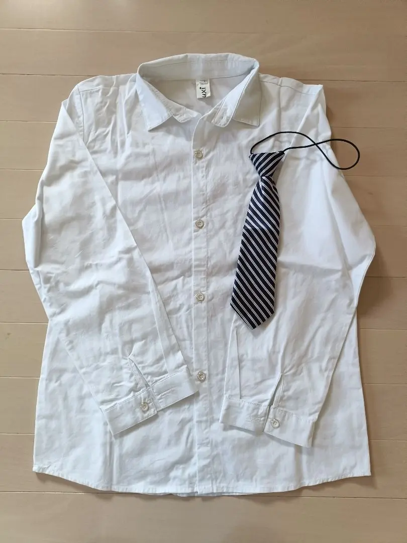 Thumbnail of White shirt and tie set, size 170