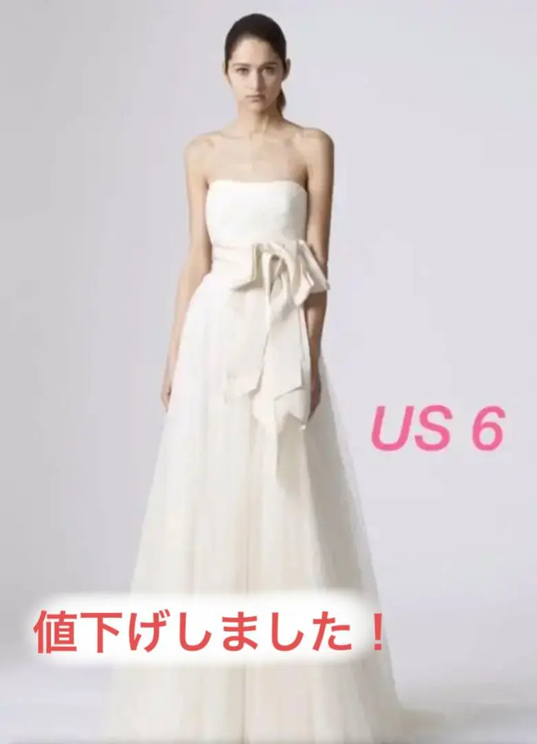 VeraWang定番のスレンダードレス。ハワイウェディング用の