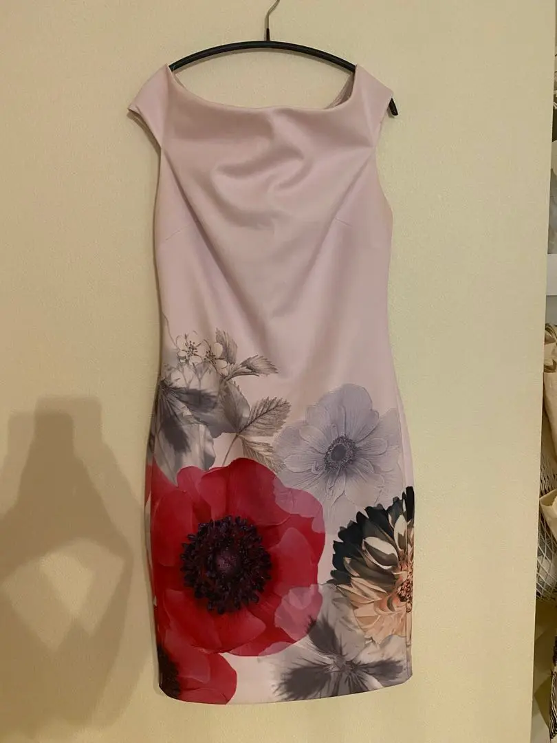 2025年最新】Ted Baker オフショルダー ドレスの人気アイテム