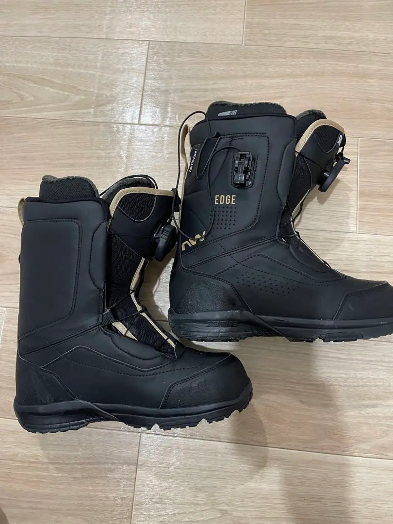 新品未使用　ノースウェーブ　エッジ　ハイブリッド　27.5(普段履き27cm向き 新品未使用 ノースウェーブ エッジ ハイブリッド 27.5(普段履き
