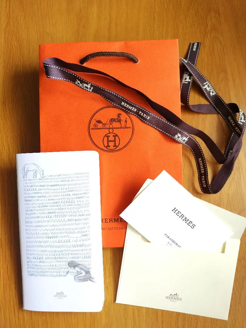 『未使用品』HERMES エルメス 手帳カレンダー レフィル 2025年 HERMES アジェンダ 手帳リフィル 2025年 16×21.5cm (HERMES/手帳