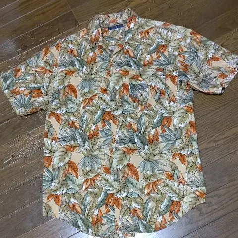 Thumbnail of Aloha shirt, size M