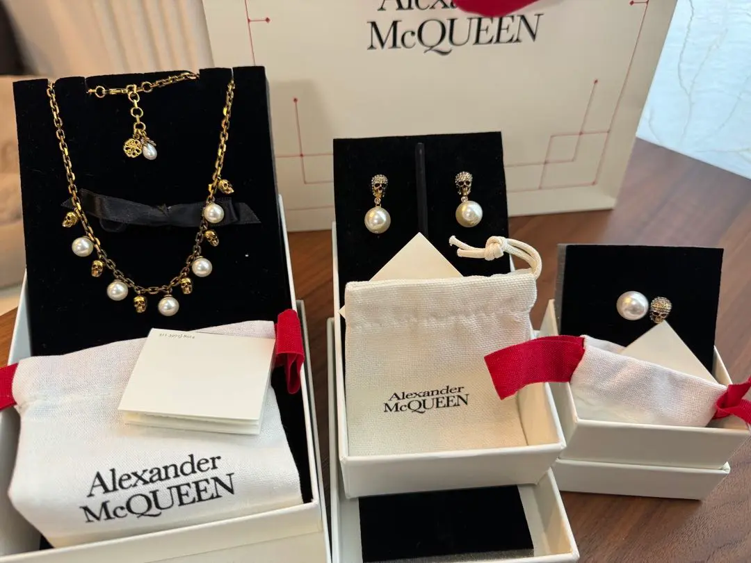 新品箱付き✨【Alexander Mcqueen】brass ネックレス　真鍮 新品箱付き✨【Alexander Mcqueen】brass ネックレス 真鍮