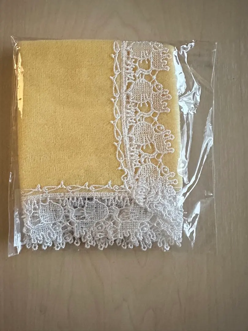 Thumbnail of Chikazawa Lace Sazae-san Tama Hand Towel Yellow