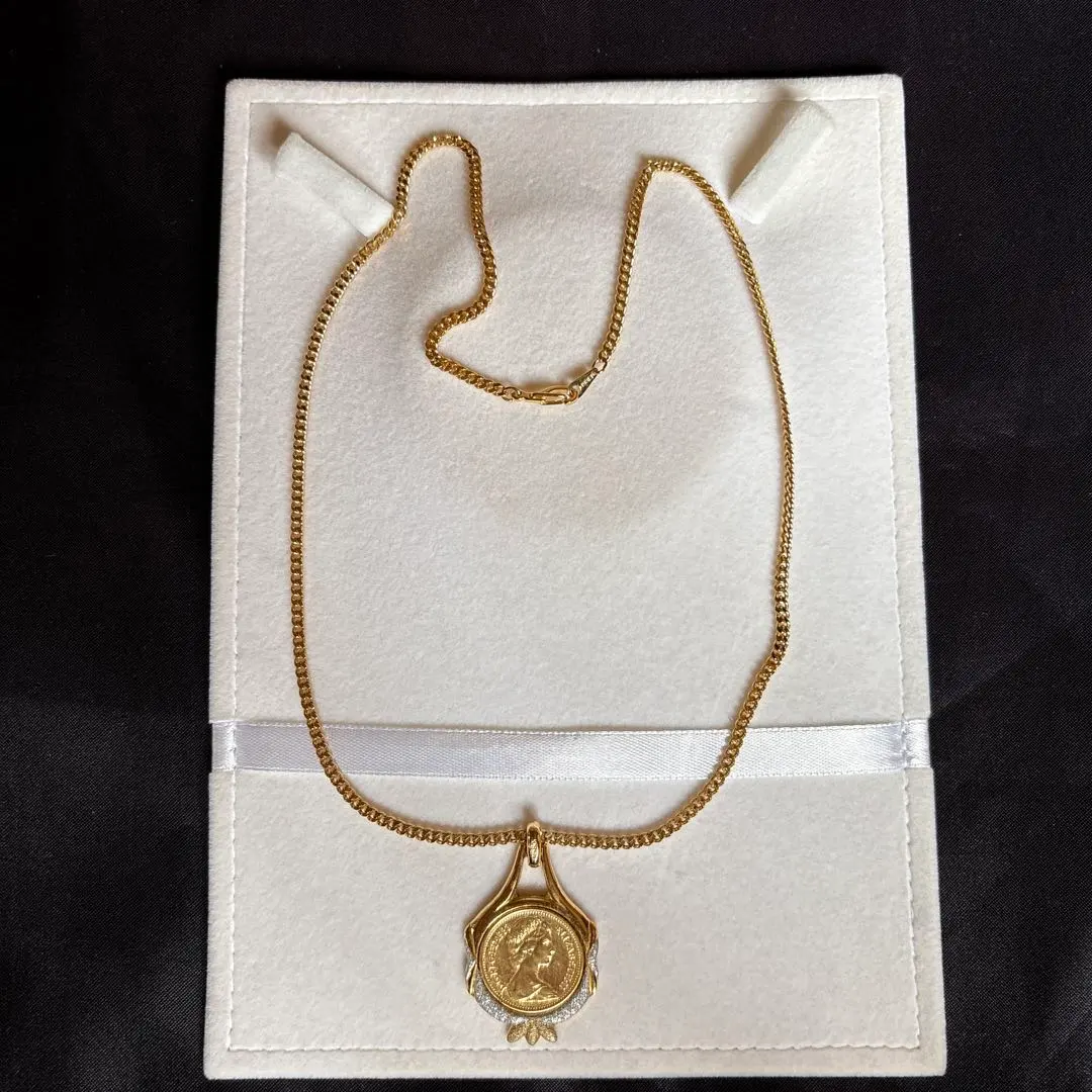 Thumbnail of Queen Elizabeth Medal-Shaped Pendant Necklace
