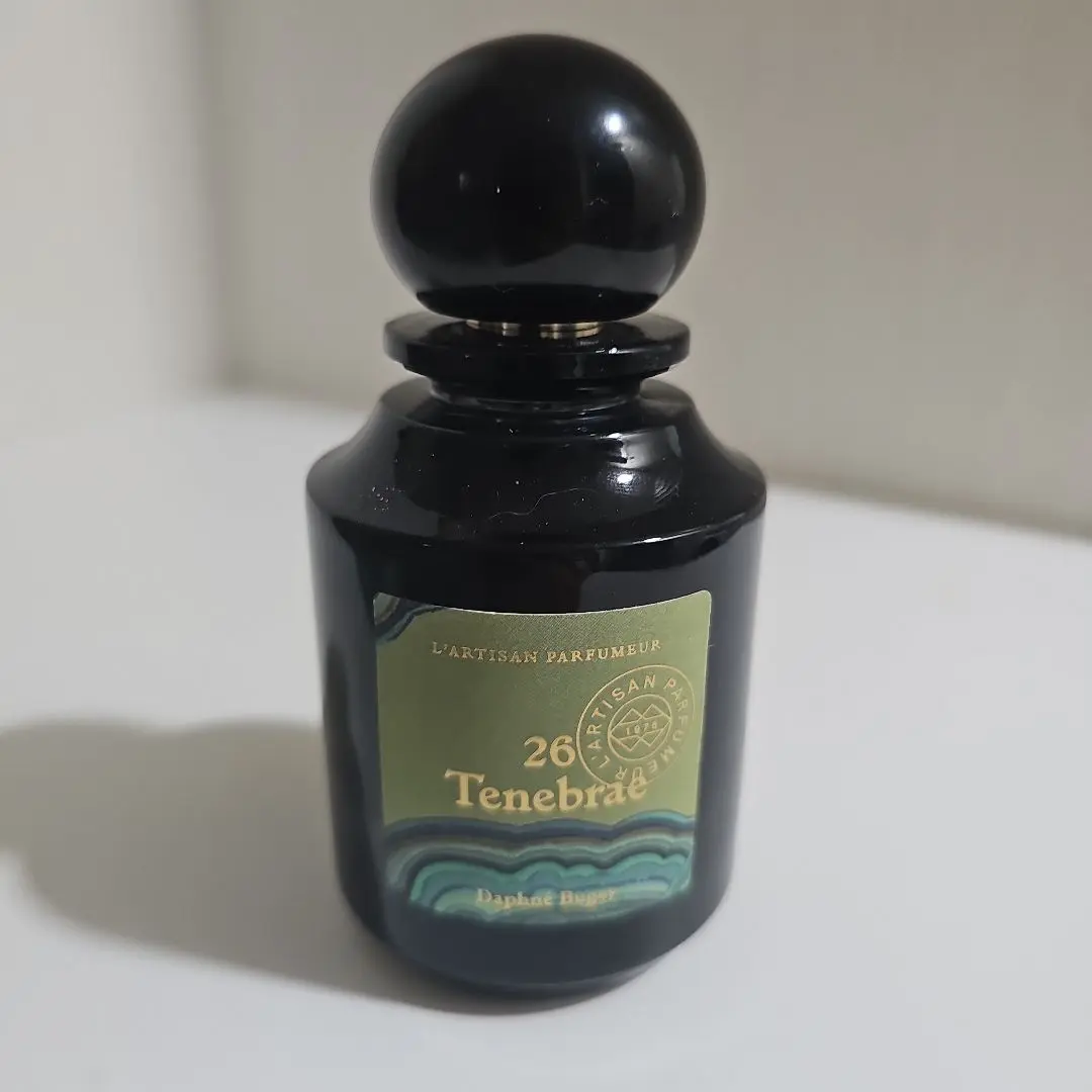 ラルチザン パフューム テネブラエ 香水 75ml 公式】テネブラエ オードパルファム｜L'ARTISAN PARFUMEUR