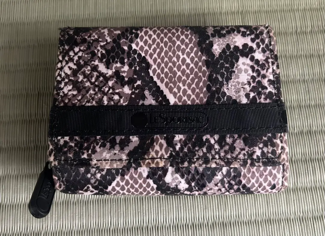 未使用 レスポートサック パイソン ポーチ ヘビ柄 へび柄 3－ZIP COSMETICクラシックパイソン（ポーチ）｜LeSportsac