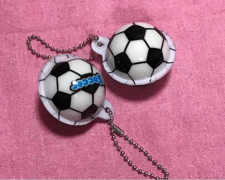 サッカーボールグミ Amazon | トローリサッカーグミ 94g 1袋 (5個入り) トローリ地球
