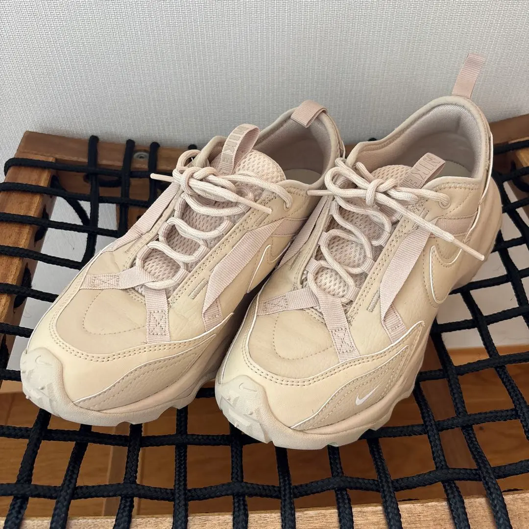 Thumbnail of Nike Beige Pink Sneakers Low-Cut Sanddrift