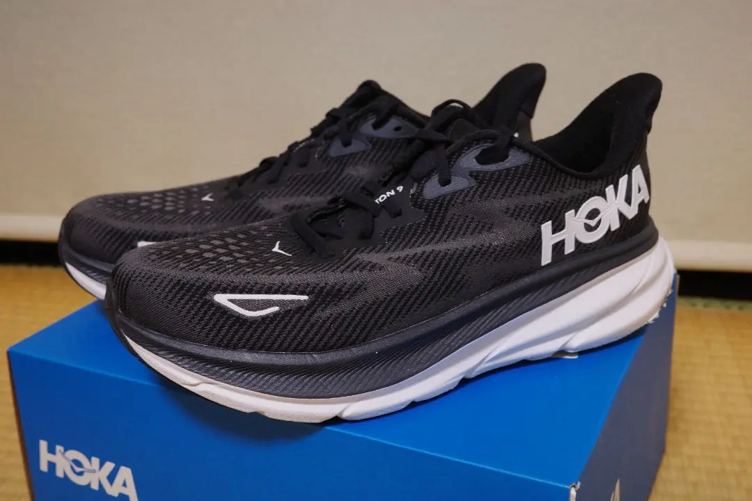 【新品未使用】HOKA クリフトン9 WIDE ブラック・ホワイト　27.5 HOKA ONEONE ホカ CLIFTON 9 WIDE クリフトン ワイド 1132210