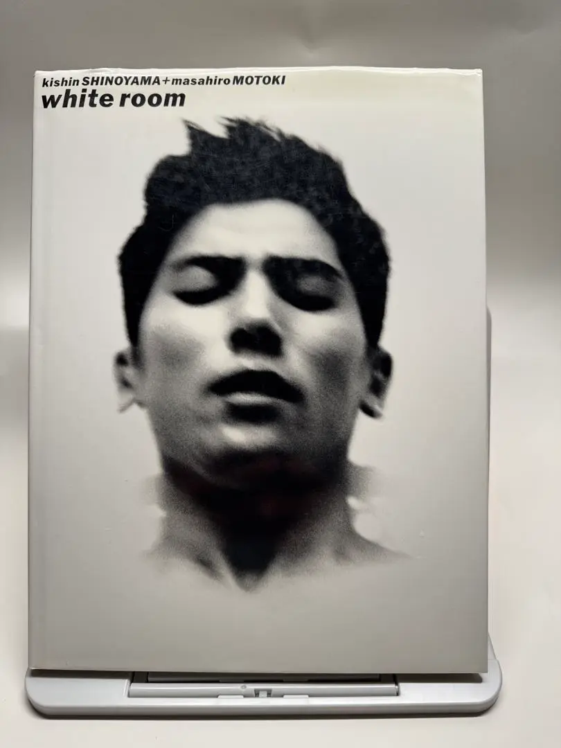 white room photographs　本木雅弘　篠山紀信直筆サイン入り Amazon.co.jp: 篠山紀信 本木雅弘 写真集 white room : おもちゃ