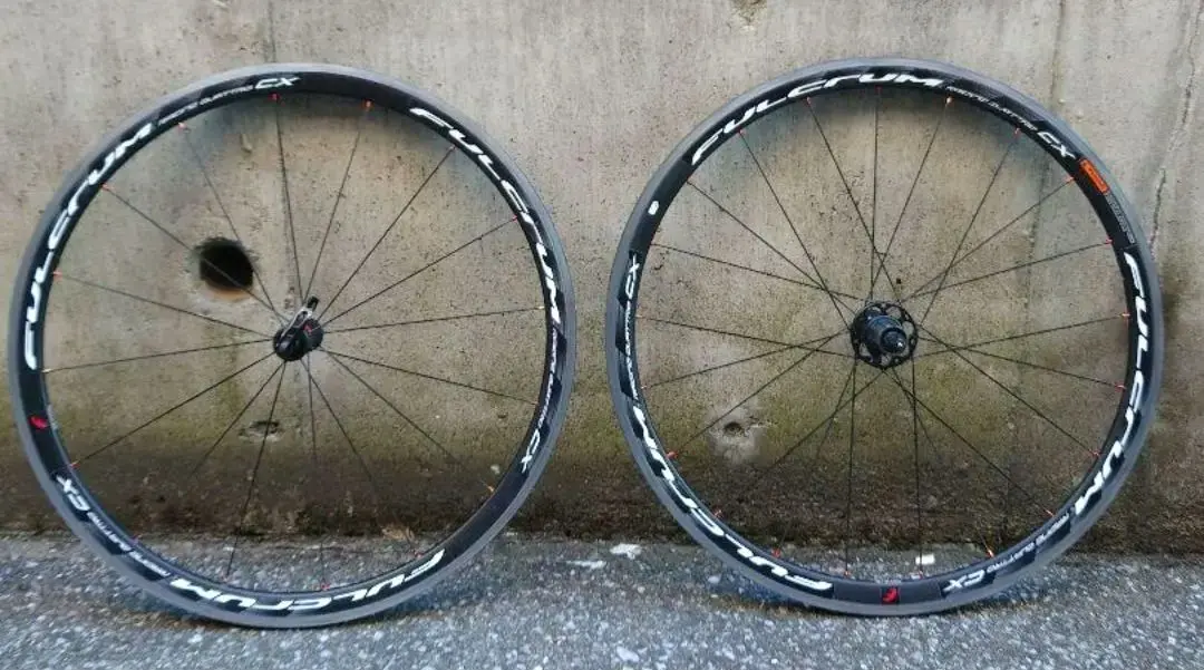 高橋フルクラムレーシングクアトロ クリンチャー+ シュワルベタイヤ美品 高橋様専用フルクラムレーシングクアトロ クリンチャー+
