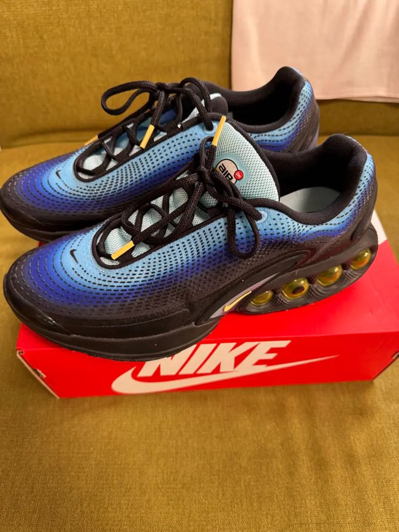 【美品】Nike Air Max DN SE ブラック/ブルー　２８.５ｃｍ NIKE AIR MAX DN SE SKY BLUE/CHAMOIS-HYPER BLUE-BLACK（ナイキ