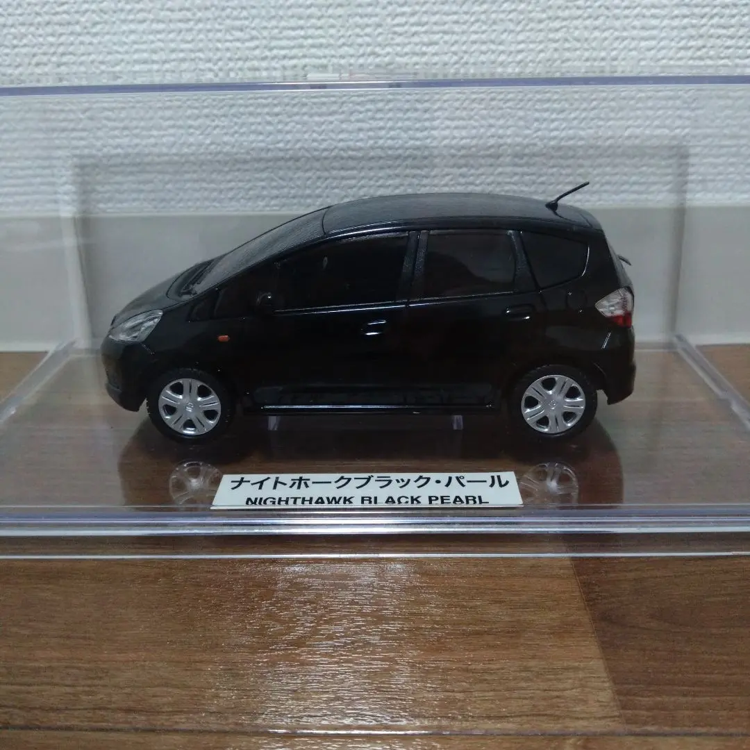 1/24 ホンダ　カラーサンプル　ミニカー　初代フィット　ブラック Yahoo!オークション -「ホンダ カラーサンプル fit」(ミニカー