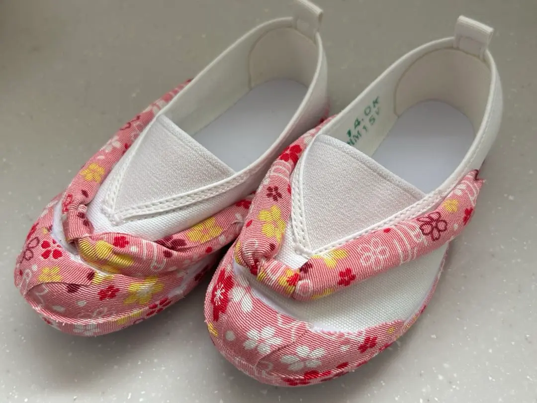 Thumbnail of Shichi-Go-San Zori-style Slip-ons for Photography