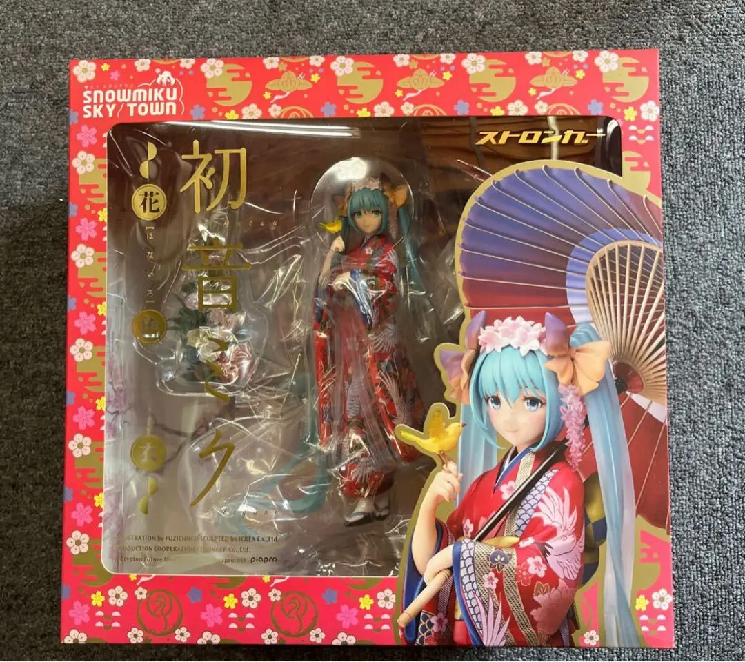 新品未開封　送料込み　初音ミク 花色衣 未開封】ストロンガー 初音ミク 花色衣 1/8フィギュア